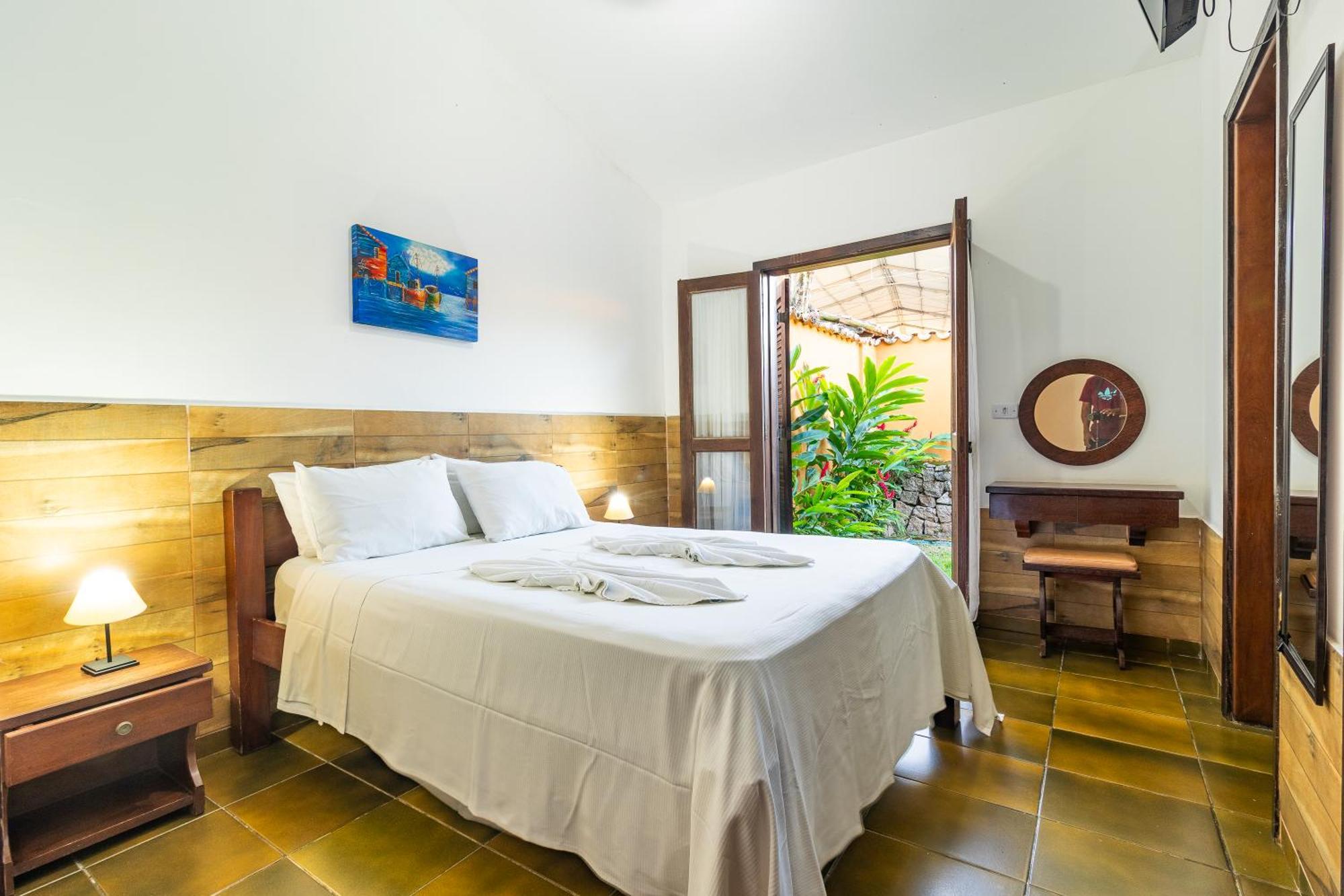Casa Amarela Inn